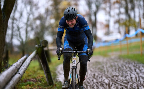 Blátivý závod na Hůrce: TBC cyklokrosová série 2025