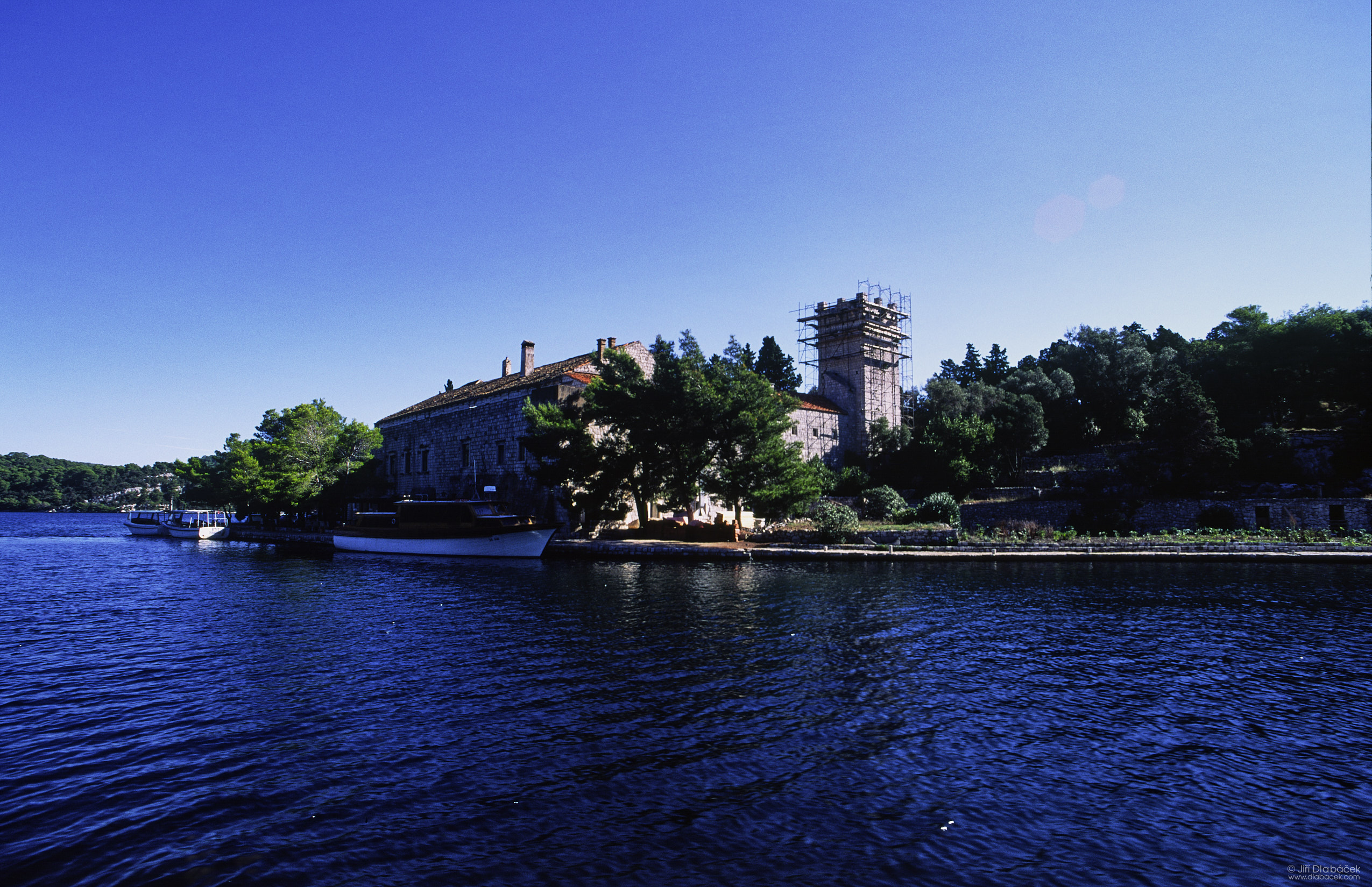 chorvatsk&aacute; premi&eacute;ra na jachtě 2004